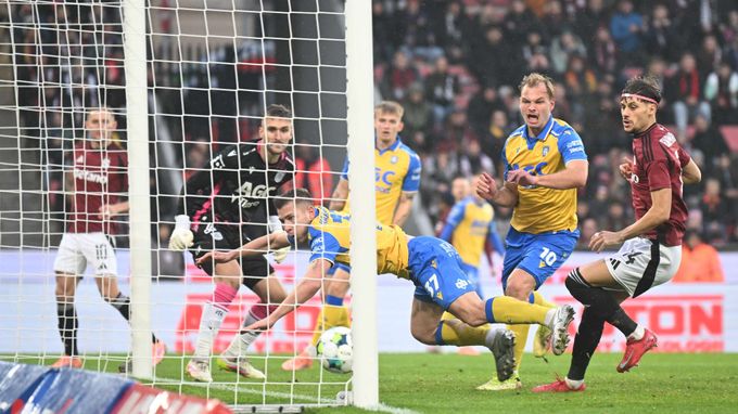ONLINE: Sparta - Teplice 1:0. Rychlý gól domácích, Mareček si srazil míč do brány ONLINE: Sparta - Teplice 1:0. Rychlý gól domácích, Mareček si srazil míč do brány