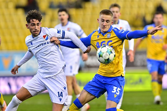 Baník se potápí, PĚT zápasů bez bodu i gólů. Galásek: Nováčkovská daň. Co Kpozo a Kornezos? Baník se potápí, PĚT zápasů bez bodu i gólů. Galásek: Nováčkovská daň. Co Kpozo a Kornezos?