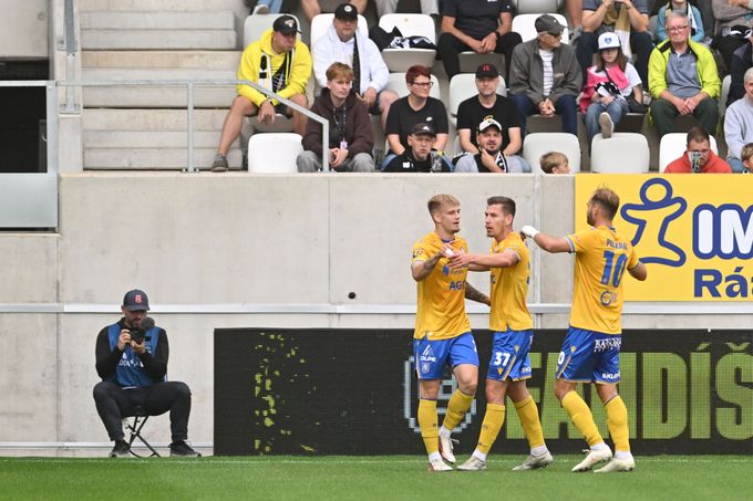 ONLINE: Hradec - Teplice 0:1. Rozhodl centimetr! Skóre otevřel Pulkrab, Darida střídal ONLINE: Hradec - Teplice 0:1. Rozhodl centimetr! Skóre otevřel Pulkrab, Darida střídal