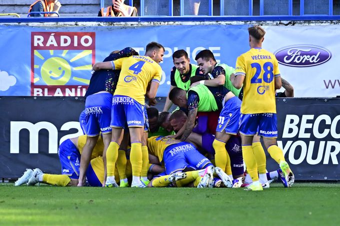 ONLINE: Teplice - Plzeň 5:5. Na Stínadlech je znovu srovnáno! Višinský vrací Viktorii do hry ONLINE: Teplice - Plzeň 5:5. Na Stínadlech je znovu srovnáno! Višinský vrací Viktorii do hry