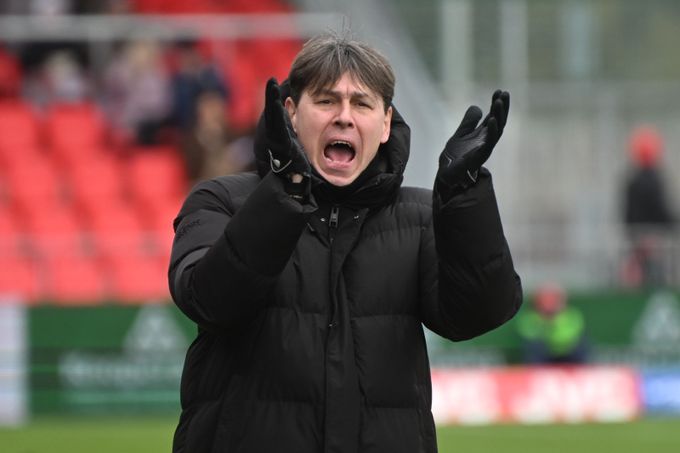 Pardubice dostaly ránu. Trousil: Za standardky možná začnu trestat, střílíme se do nohy Pardubice dostaly ránu. Trousil: Za standardky možná začnu trestat, střílíme se do nohy