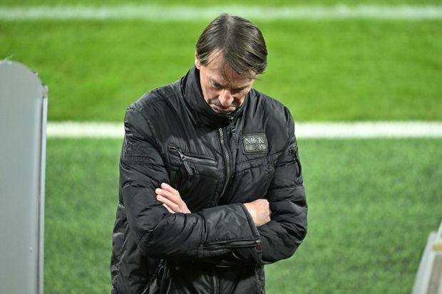 Trenér Českých Budějovic František Straka během utkání v Plzni Trenér Českých Budějovic František Straka během utkání v Plzni
