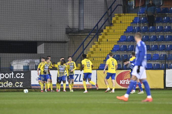 ONLINE: Zlín - Olomouc 1:0. Kanu krátce po startu posílá Ševce do vedení ONLINE: Zlín - Olomouc 1:0. Kanu krátce po startu posílá Ševce do vedení