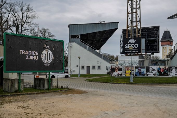 Budějovické Dynamo po zákazu města nesmí do tréninkového areálu. Nepřijatelné, zlobí se klub Budějovické Dynamo po zákazu města nesmí do tréninkového areálu. Nepřijatelné, zlobí se klub