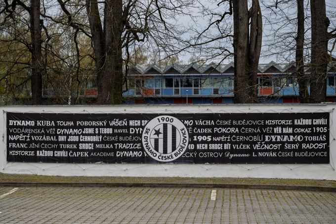 Nedostali jsme licenci, potvrdilo Dynamo. Důvodem má být pouze stadion, klub odmítá dluhy Nedostali jsme licenci, potvrdilo Dynamo. Důvodem má být pouze stadion, klub odmítá dluhy