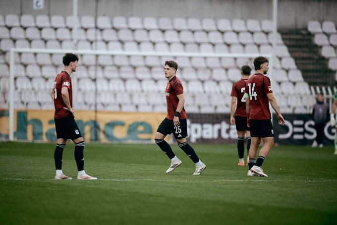 ONLINE: Rezerva Sparty hostí Opavu. Zbrojovka na béčku Slavie, Táborsko udrželo náskok ONLINE: Rezerva Sparty hostí Opavu. Zbrojovka na béčku Slavie, Táborsko udrželo náskok