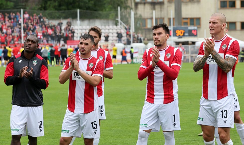 Žižkov vyzrál na rezervu Slavie. Dukla je po výhře první, obrat Třince proti Karviné Žižkov vyzrál na rezervu Slavie. Dukla je po výhře první, obrat Třince proti Karviné