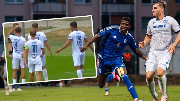 Podivná penalta v Prostějově. Za co? Nevím a zřejmě nikdo na stadionu, diví se kouč Kladna Podivná penalta v Prostějově. Za co? Nevím a zřejmě nikdo na stadionu, diví se kouč Kladna