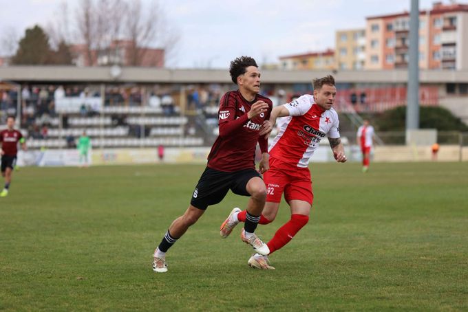 Kroměříž otočila zápas s rezervou Sparty. Pražané spadli na poslední místo druhé ligy Kroměříž otočila zápas s rezervou Sparty. Pražané spadli na poslední místo druhé ligy