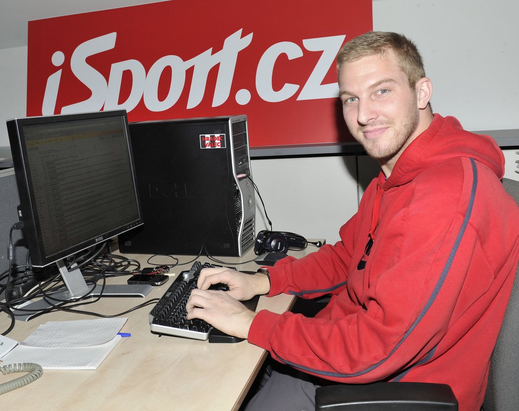 Petr Mikolanda při chatu se čtenáři iSport.cz