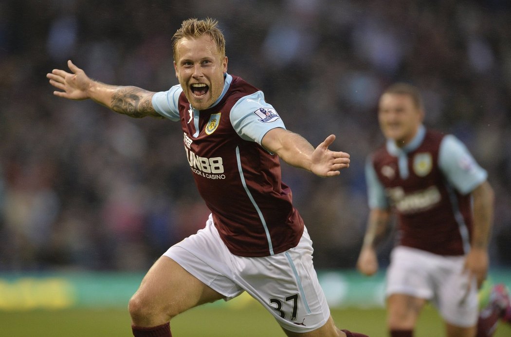 Scott Arfield slaví úvodní gól domácího týmu