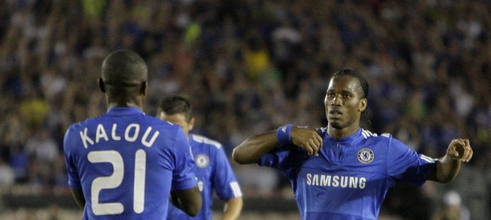 Didier Drogba slaví gól do sítě Interu Milán