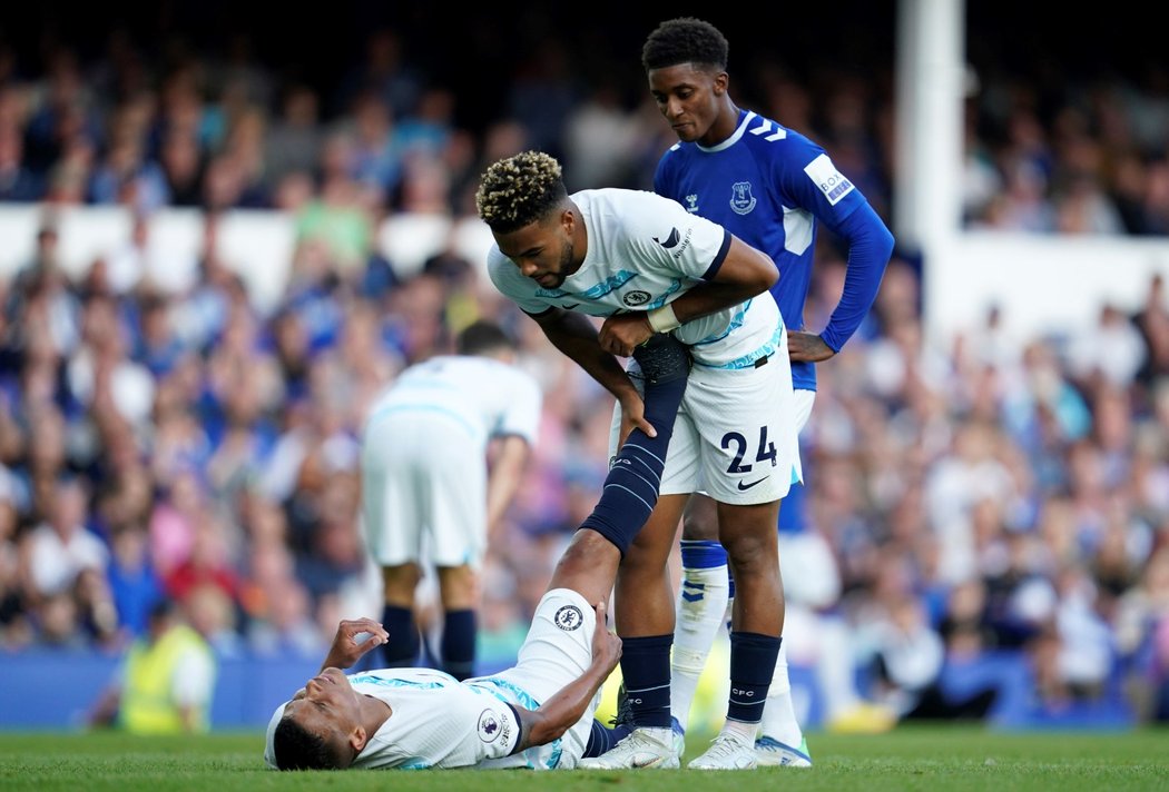 Thiago Silva měl během zápasu s Evertonem křeče