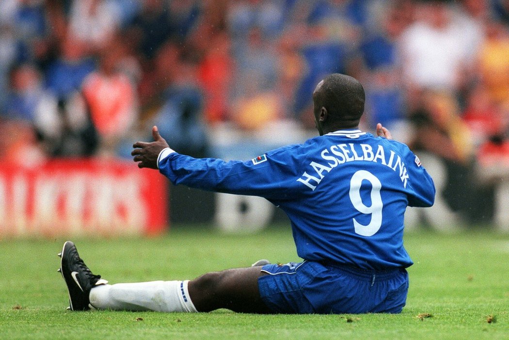 Jimmy Floyd Hasselbaink v dresu Chelsea