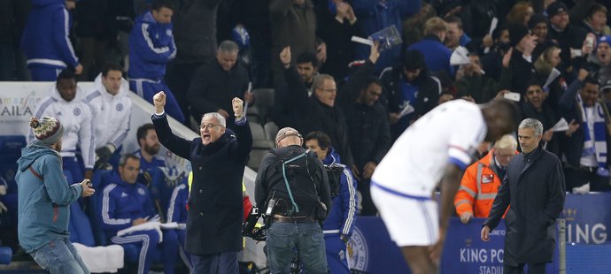 Leicester slaví, Chelsea truchlí. Vedoucí tým Premier League dokázal na svém hřišti porazit i obhájce titulu