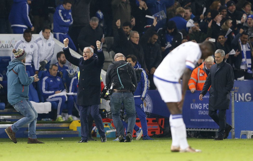 Leicester slaví, Chelsea truchlí. Vedoucí tým Premier League dokázal na svém hřišti porazit i obhájce titulu