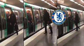 Rasismus? Fanoušci Chelsea měli po duelu s PSG z metra vyhodit černocha