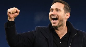 Lampard vede s Chelsea ligu: Fanoušci můžou myslet na titul. Chválil Girouda