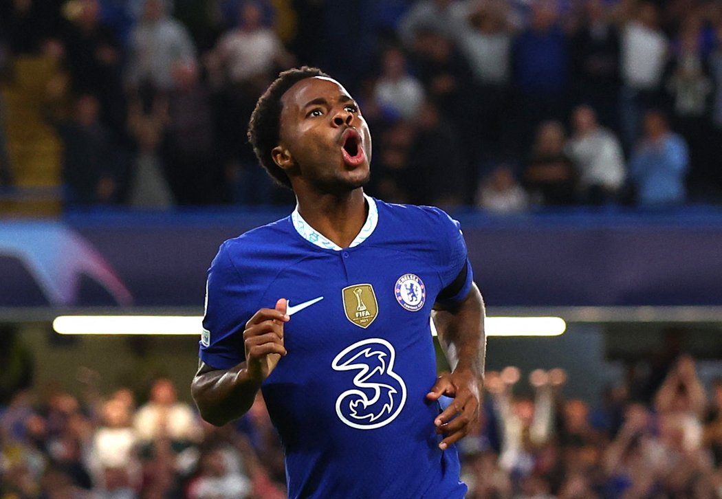 Raheem Sterling se raduje ze vstřelené branky v dresu Chelsea