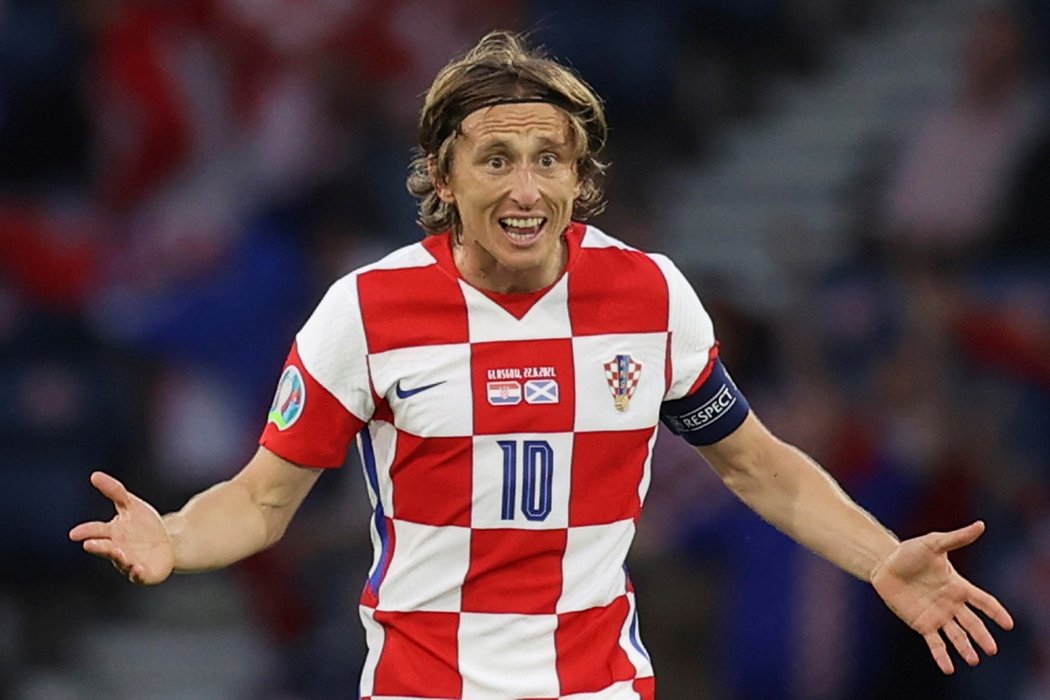 Chorvatský kapitán Luka Modrič zářil v utkání proti Skotsku a pomohl své zemi k postupu do osmifinále na EURO