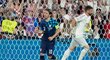 Chorvat Luka Modrič v zápase Ligy národů