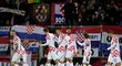 Fotbalisté Chorvatska slaví branku do sítě Lotyšska