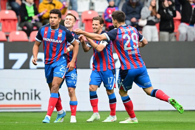 ONLINE: Plzeň - Mladá Boleslav 2:0. Na krásný gól Kabonga navázal Pirgič ONLINE: Plzeň - Mladá Boleslav 2:0. Na krásný gól Kabonga navázal Pirgič