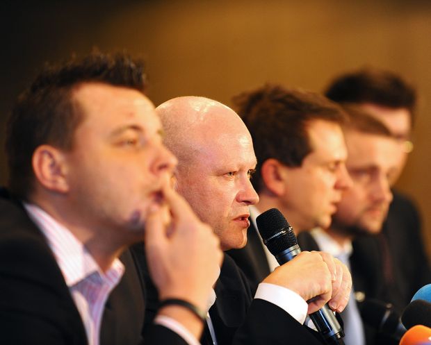Ivan Hašek a jeho místopředseda Jindřich Rajchl (vlevo) Ivan Hašek a jeho místopředseda Jindřich Rajchl (vlevo)