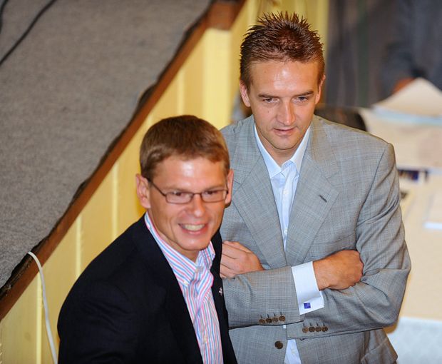 Majitel Baníku Ostrava Tomáš Petera (vpravo) a brněnský boss Roman Pros Majitel Baníku Ostrava Tomáš Petera (vpravo) a brněnský boss Roman Pros