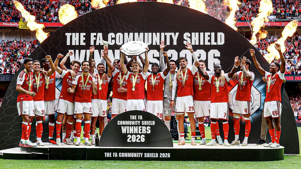 Arsenal slaví vítězství v anglickém Superpoháru