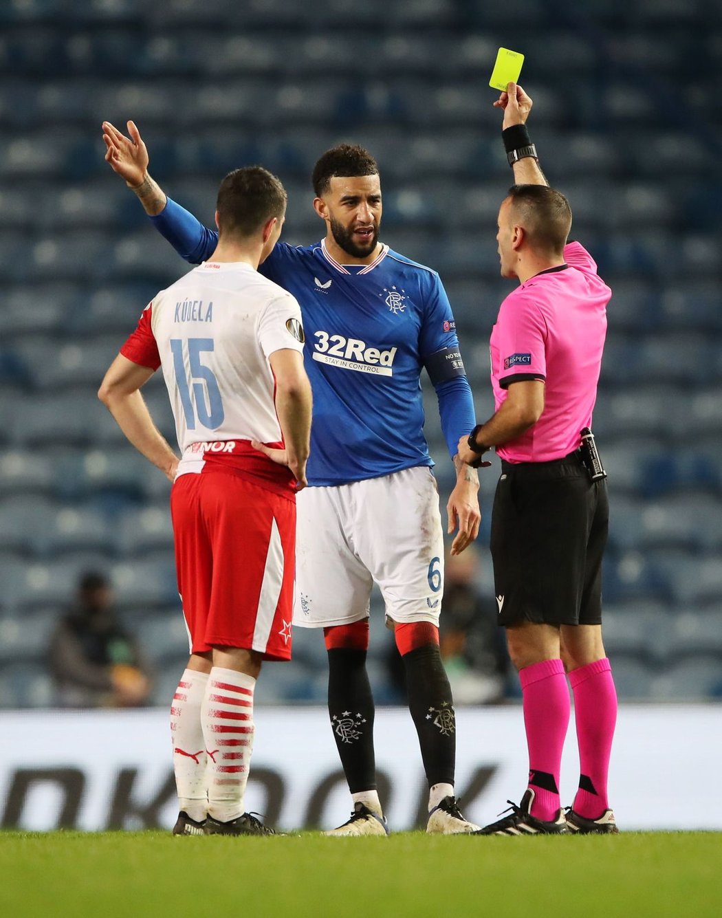 Naštvaný Connor Goldson byl jedním z těch, co se sápali na Ondřeje Kúdela