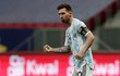 Lionel Messi slaví gól v penaltovém rozstřelu