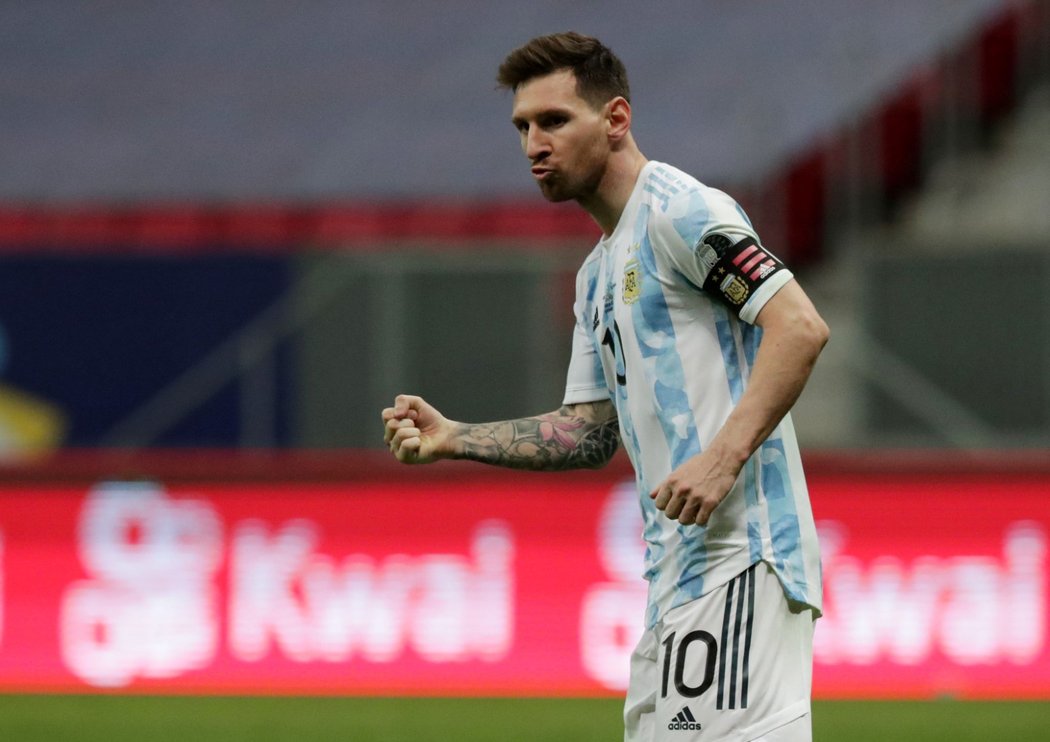 Lionel Messi slaví gól v penaltovém rozstřelu