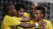Brazilec Neymar se raduje z gólu do sítě Ekvádoru, zleva Robinho, Pato a Maicon