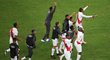 Fotbalisté Peru přehráli v semifinále mistrovství Jižní Ameriky obhájce titulu Chile (3:0) a čeká je finálový souboj s Brazílií.