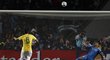 Andre Santos napálil v penaltovém rozstřelu ve čtvrtfinále s Paraguají míč vysoko nad branku Justo Villara