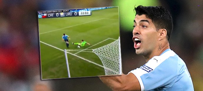 Suárez se dožadoval penalty za ruku v pokutovém území, kterou ovšem zahrál brankář...