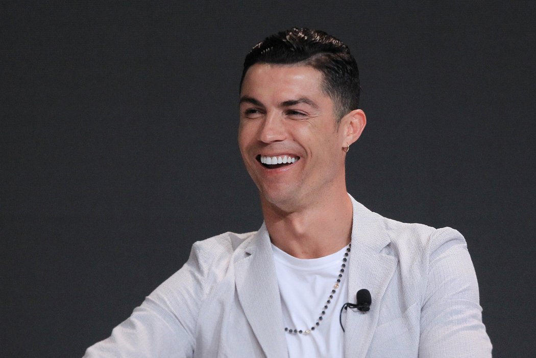 Cristiano Ronaldo si přiletěl do Dubaje pro cenu