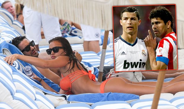 Ke komu se to tulí Ronaldova Irina na pláži v Miami? Že by byl z Cristiana paroháč?