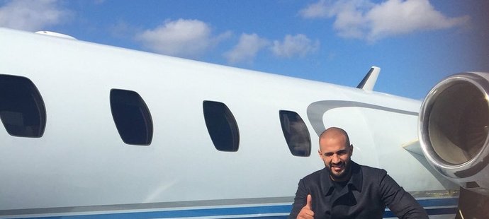 Ronaldův kámoš Badr Hari se letěl podívat na El Clásico Cristianovým soukromým letadlem