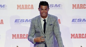 Ronaldo si převzal rekordní čtvrtou Zlatou kopačku pro NEJ střelce