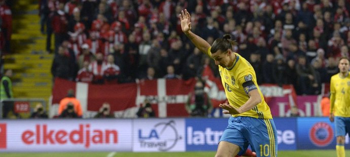 Švédský útočník Zlatan Ibrahimovic, který v utkání s Dánskem vstřelil dvě branky