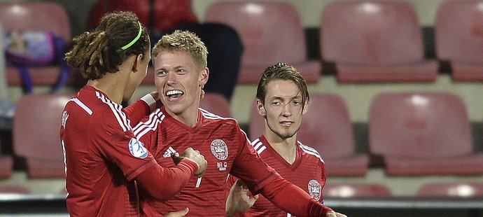 Dánští fotbalisté si poradili se Srby a slaví postup do semifinále
