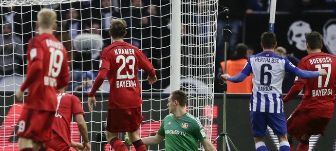 Český fotbalista Vladimír Darida dal v bundeslize gól Leverkusenu. Hertha vyhrála 2:1