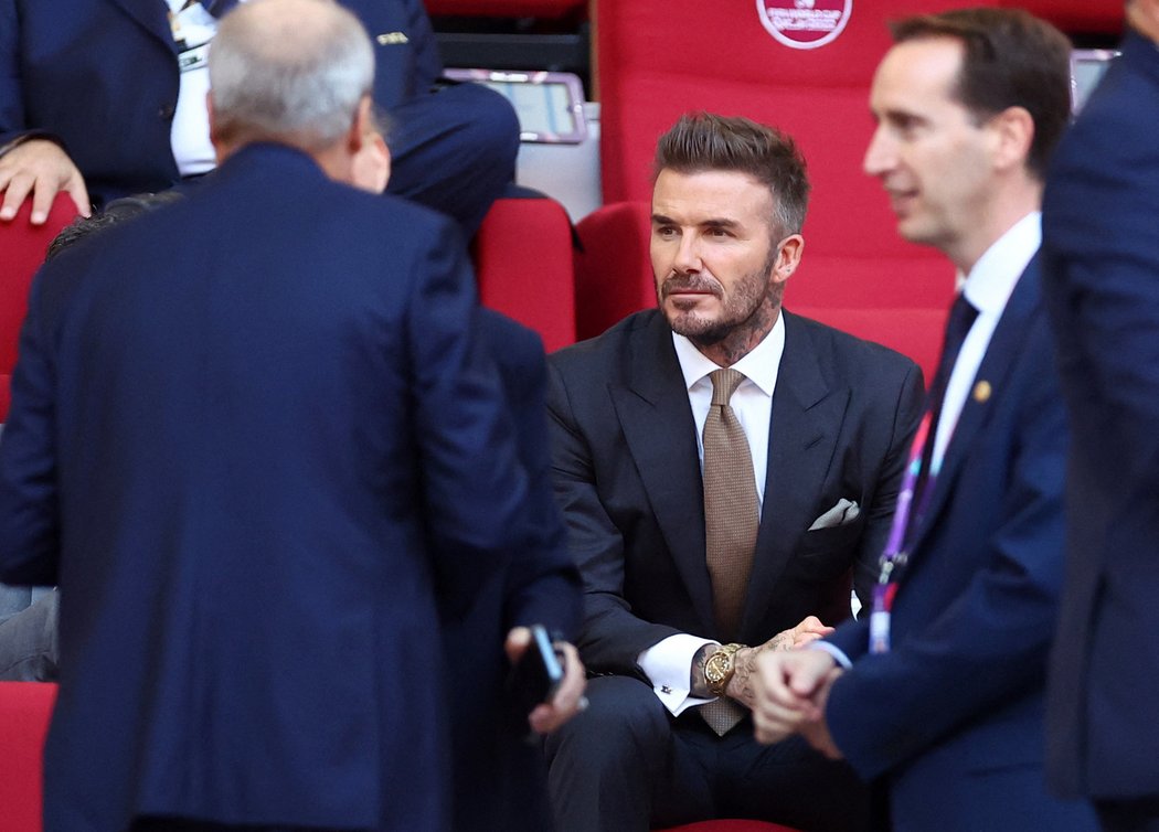 David Beckham se musel kvůli dotíravým fanouškům přestěhovat z jednoho luxusního hotelu do druhého