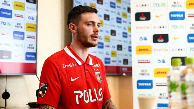 David Moberg Karlsson po podpisu smlouvy v japonském klubu Urawa David Moberg Karlsson po podpisu smlouvy v japonském klubu Urawa