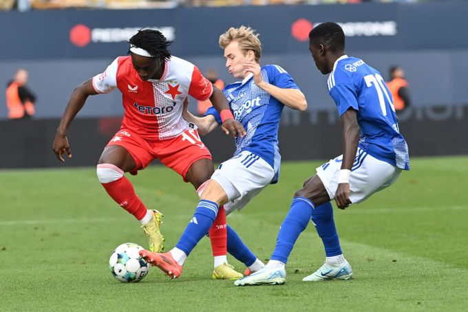ONLINE: Olomouc - Slavia 0:0. Do akce jdou Vlček i Zmrzlý, na lavičce je Piták ONLINE: Olomouc - Slavia 0:0. Do akce jdou Vlček i Zmrzlý, na lavičce je Piták