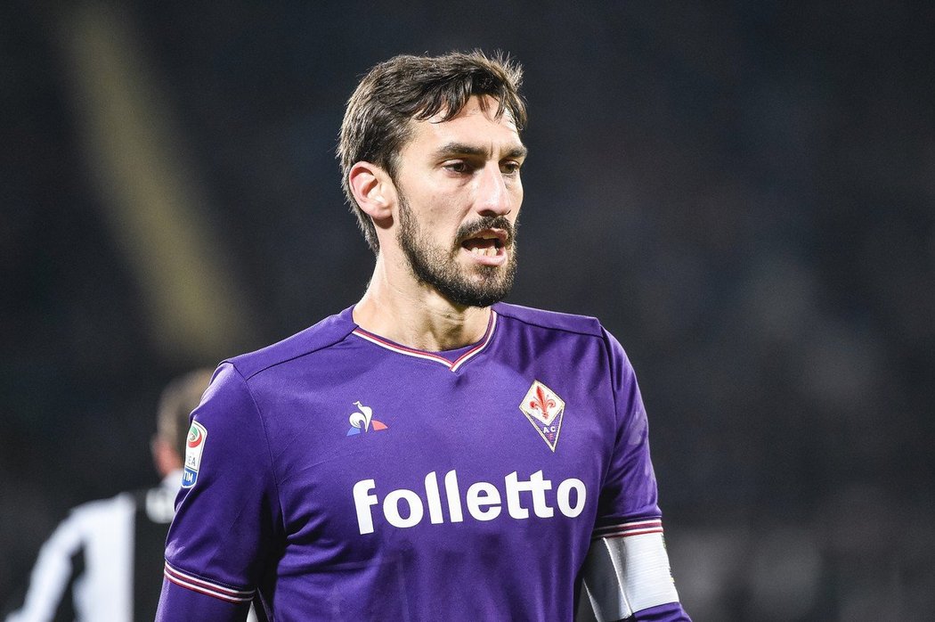 Davide Astori byl kapitánem Fiorentiny