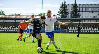 Poprvé na deaflympiádu? Uděláme všechno, slibuje asistent neslyšících fotbalistů Poprvé na deaflympiádu? Uděláme všechno, slibuje asistent neslyšících fotbalistů