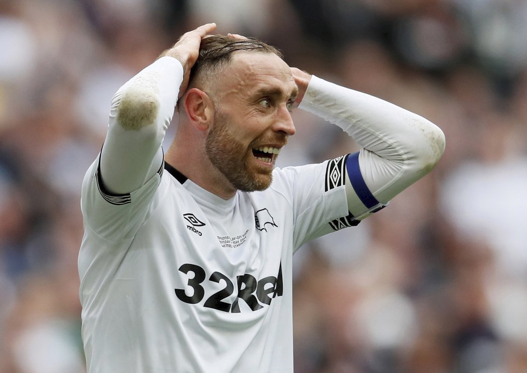 Richard Keogh je kvůli zranění kolena do konce sezony mimo